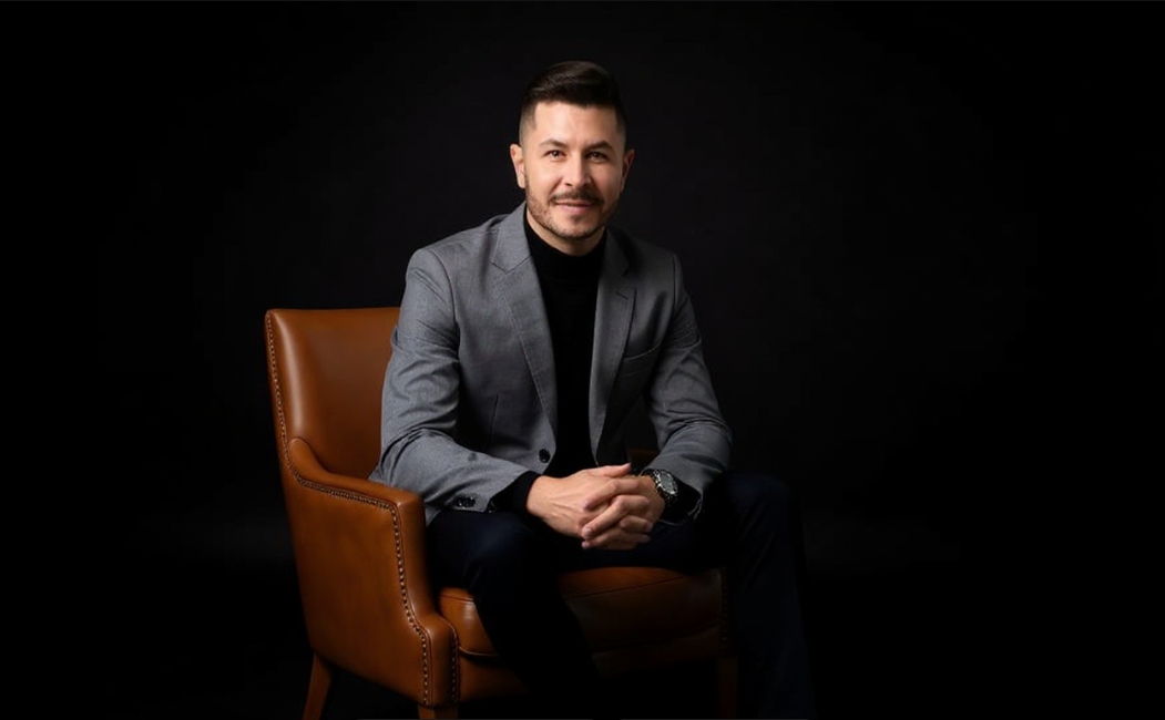 Psicólogo João G. sorrindo